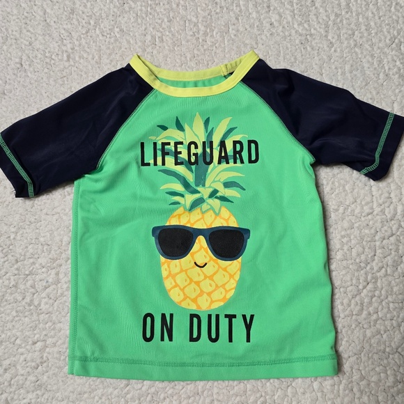 Old Navy Short Sleeve Pineapple Print Rashguard Size 2T - Picture 1 of 7